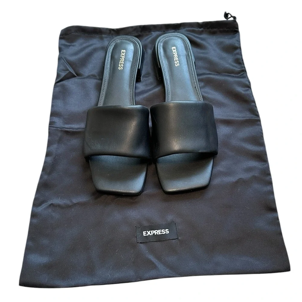 EXPRESS black 1” block heel square open toe slip on sandals size 10 w/ dust bag - Picture 2 of 6